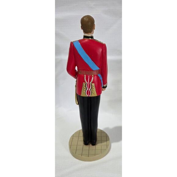 Hamilton Collection: The Future Princess: William, The Royal Groom 7.5" Tall - Picture 2 of 4